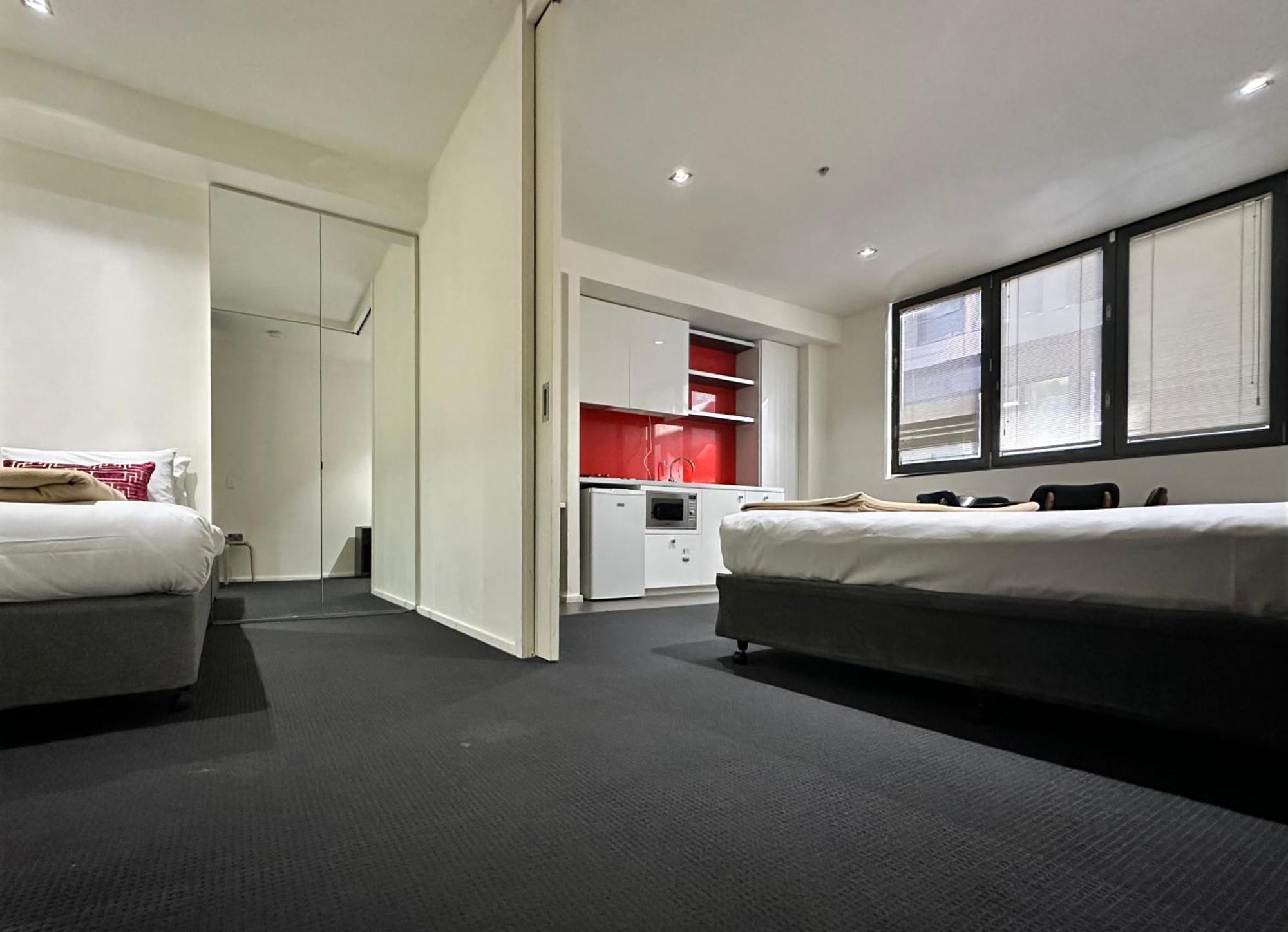 Comfort Apartments On Elizabeth Melbourne Exterior photo