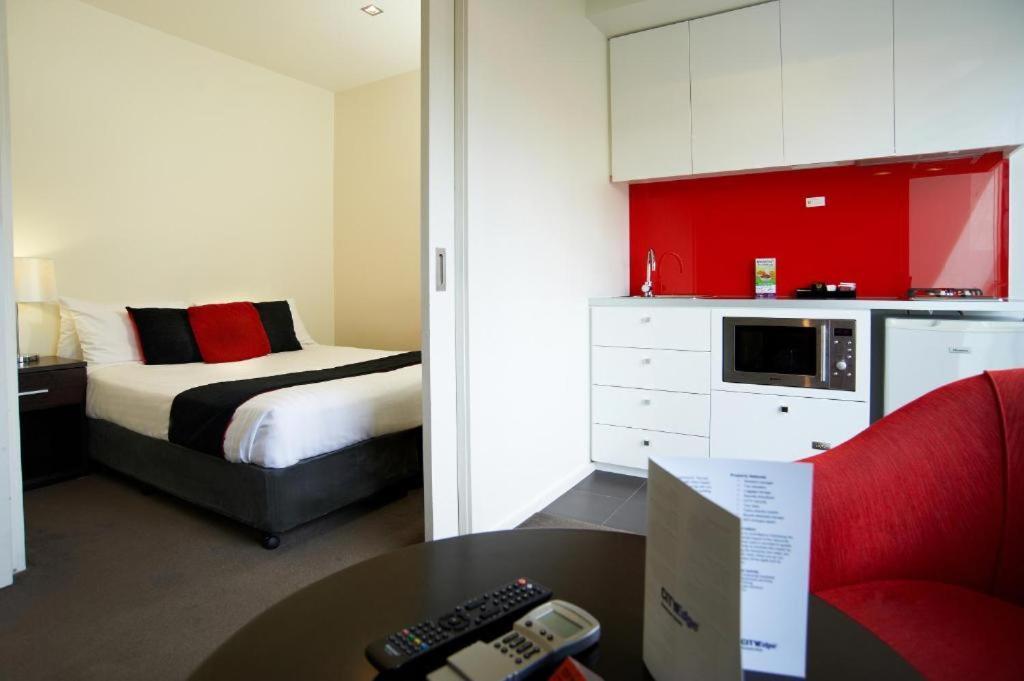 Comfort Apartments On Elizabeth Melbourne Exterior photo