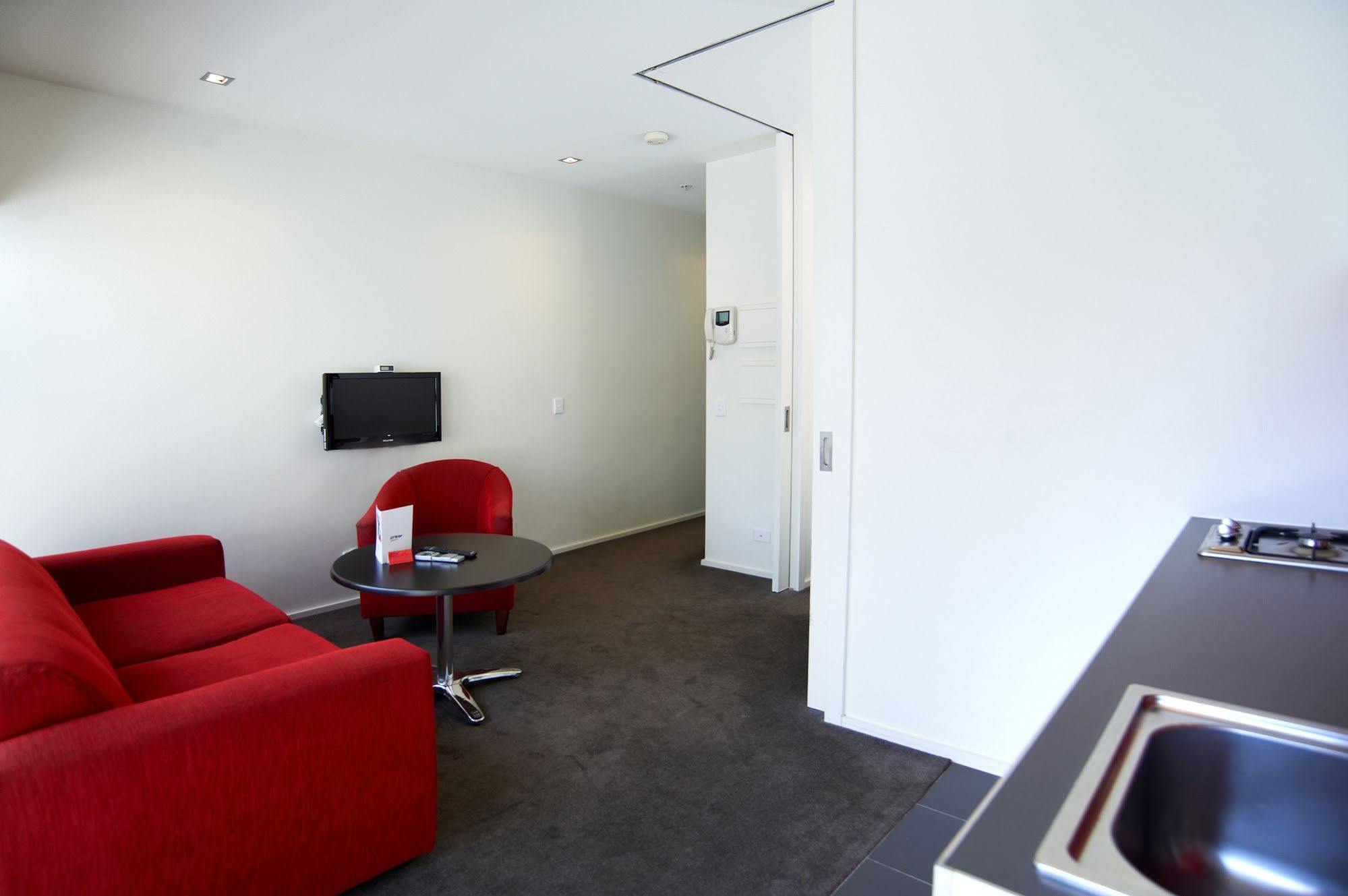 Comfort Apartments On Elizabeth Melbourne Exterior photo